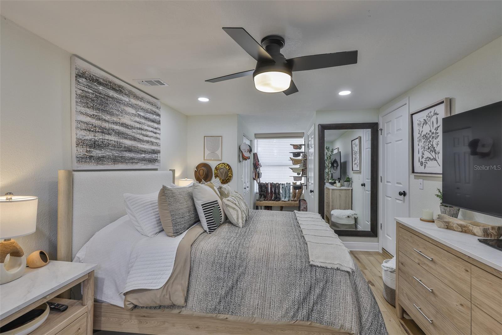 Image 14 of 38 For 4703 Wallace Avenue