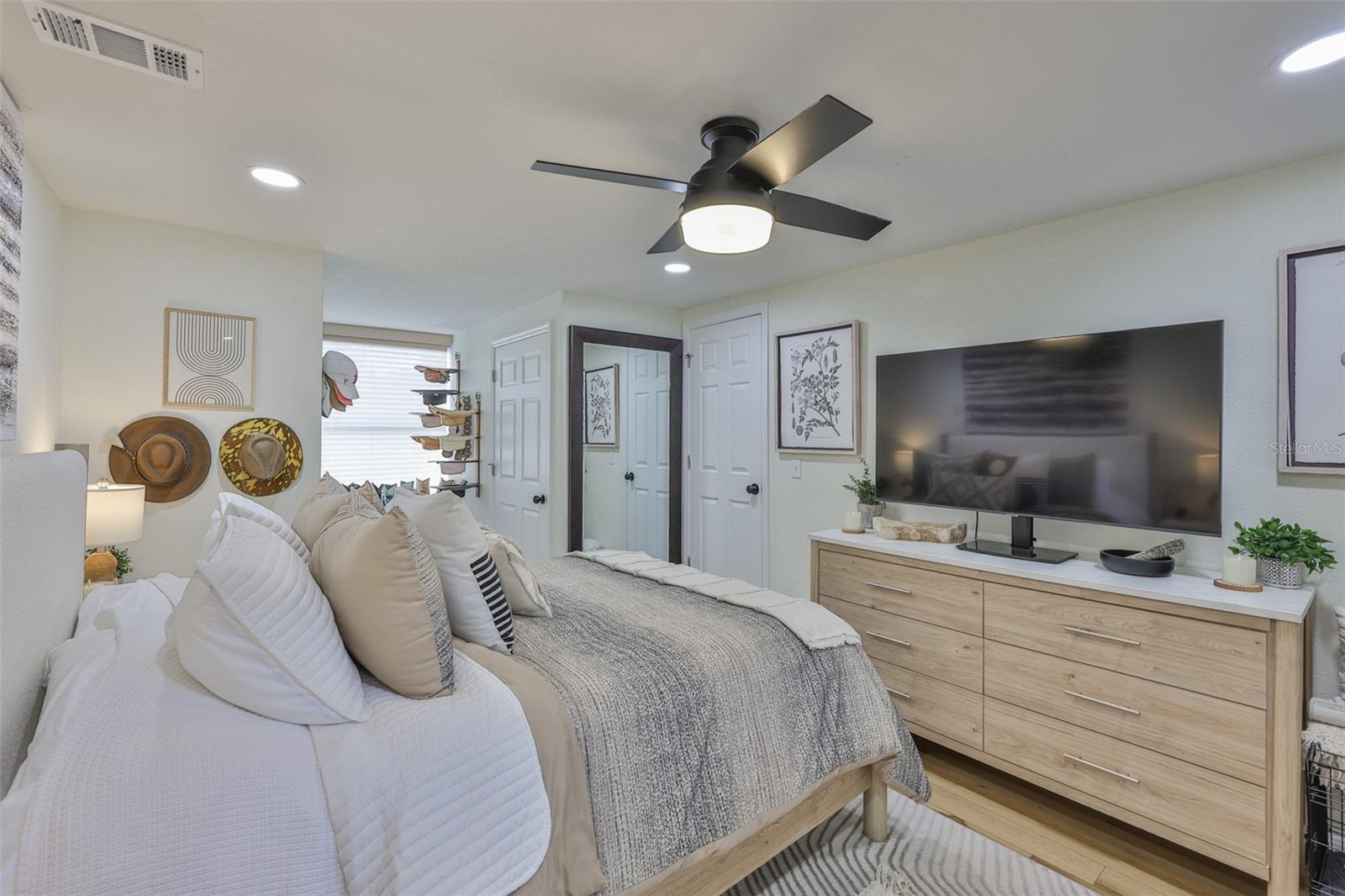 Image 15 of 38 For 4703 Wallace Avenue