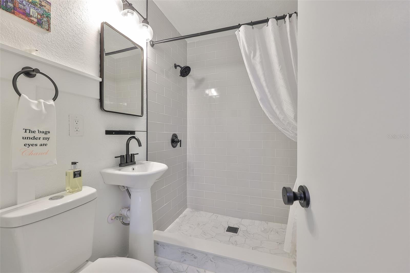 Image 25 of 38 For 4703 Wallace Avenue