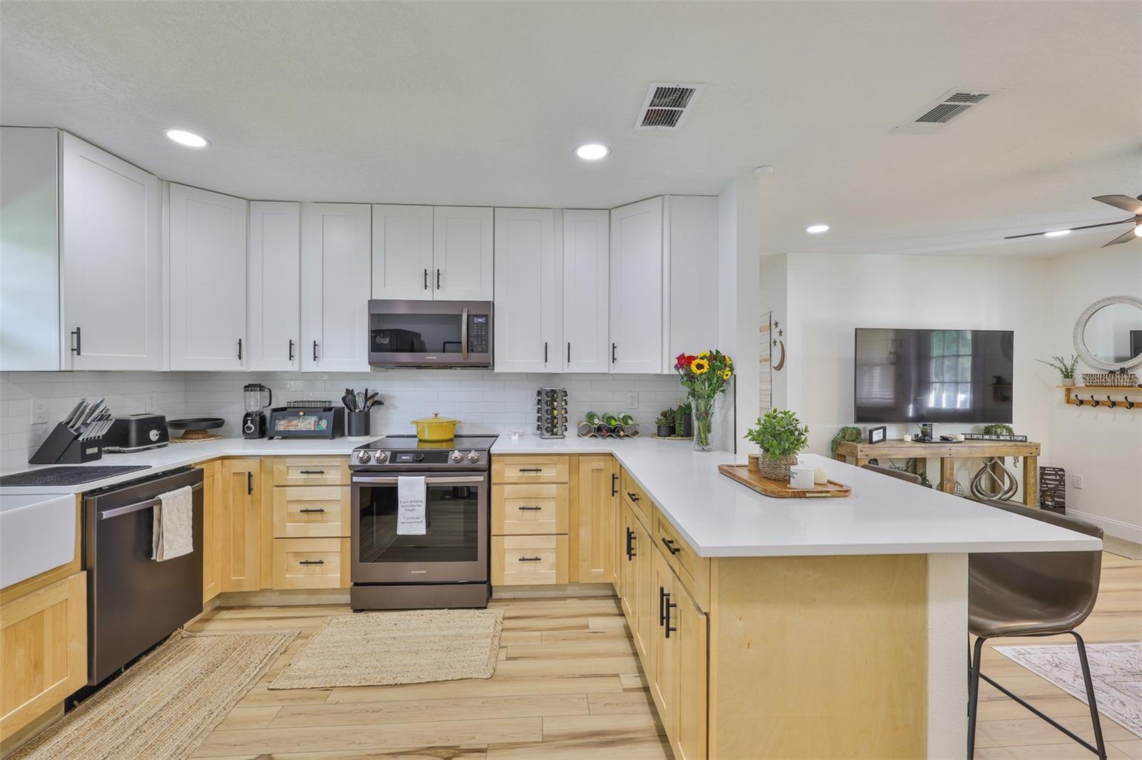 Image 8 of 38 For 4703 Wallace Avenue