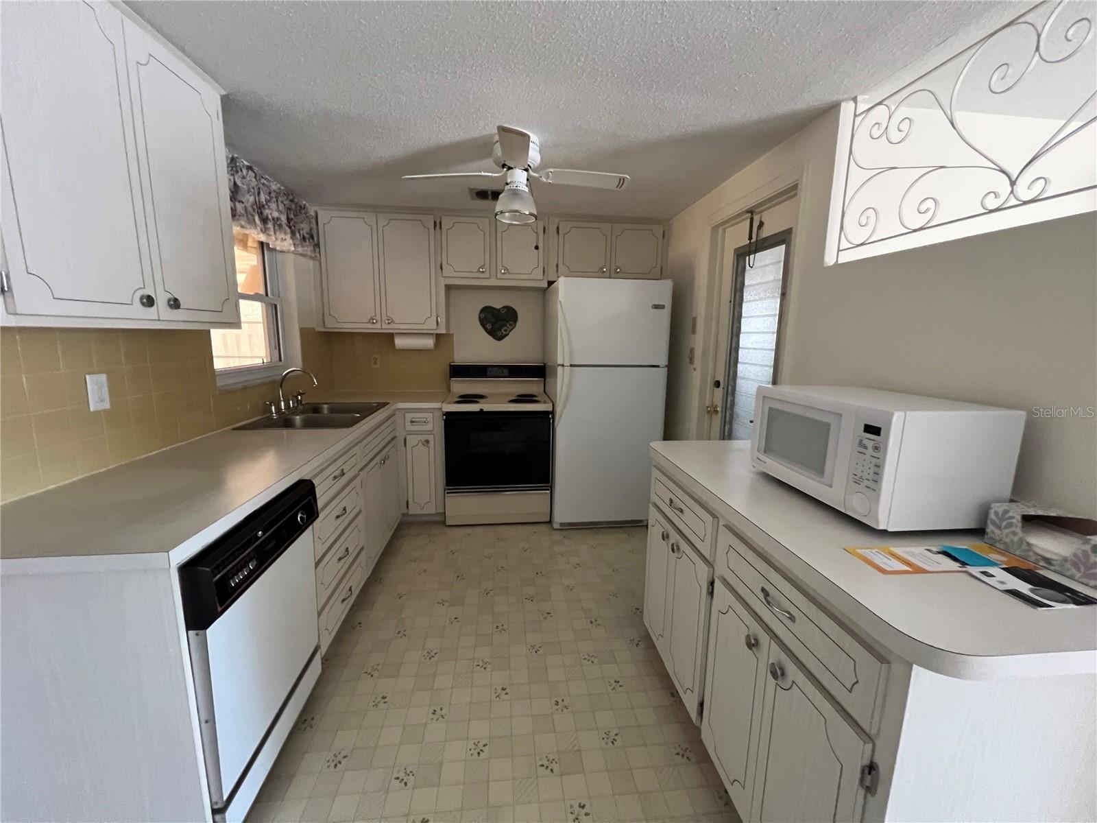 Image 5 of 15 For 10502 Laburnum Drive