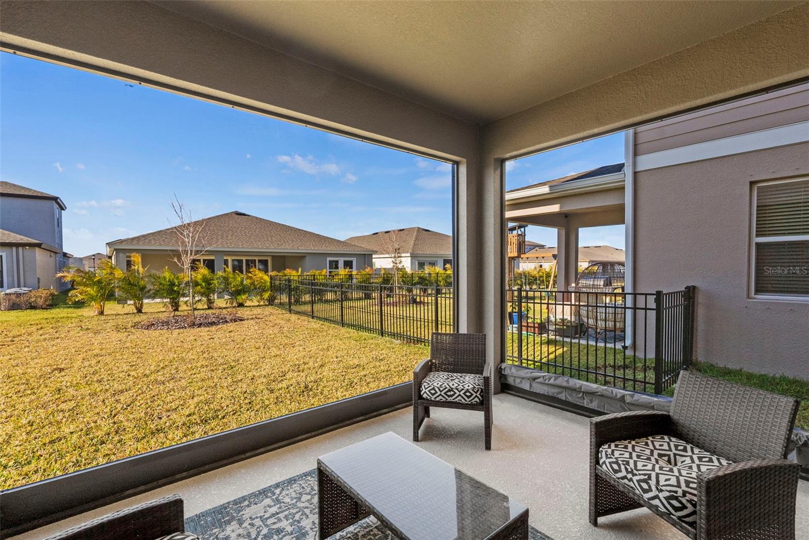 Listing photo id 11 for 6026 Jensen View Avenue