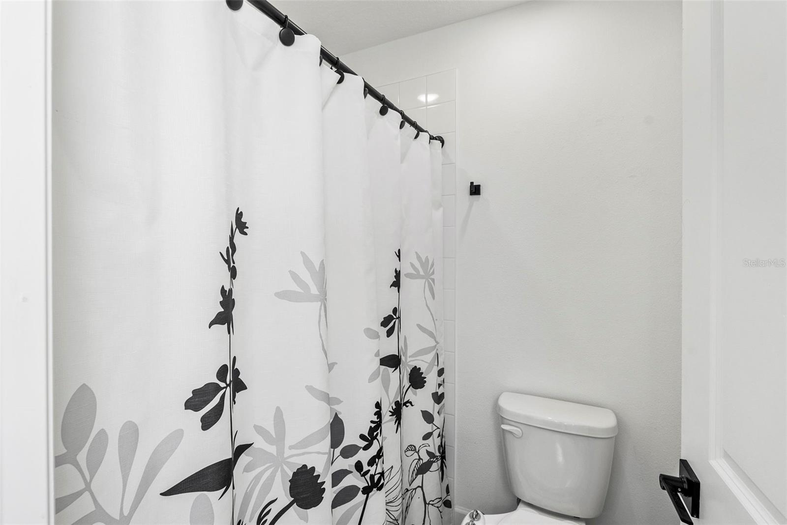 Listing photo id 24 for 6026 Jensen View Avenue