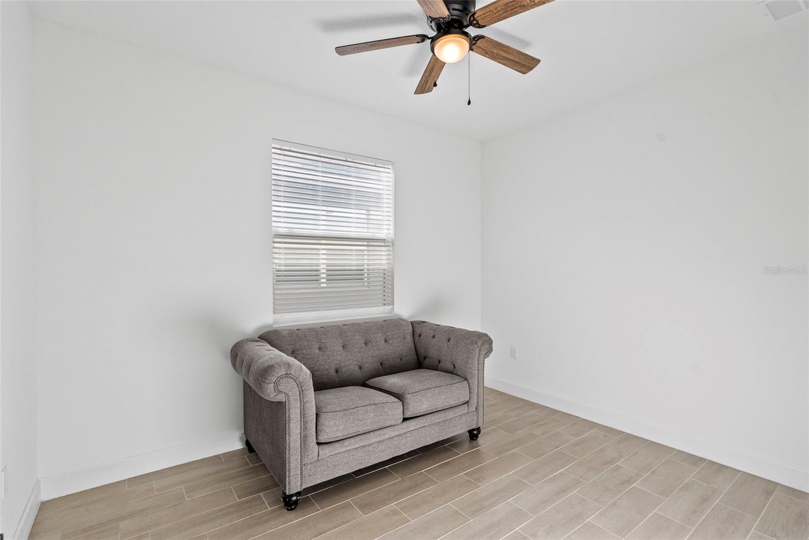 Listing photo id 25 for 6026 Jensen View Avenue