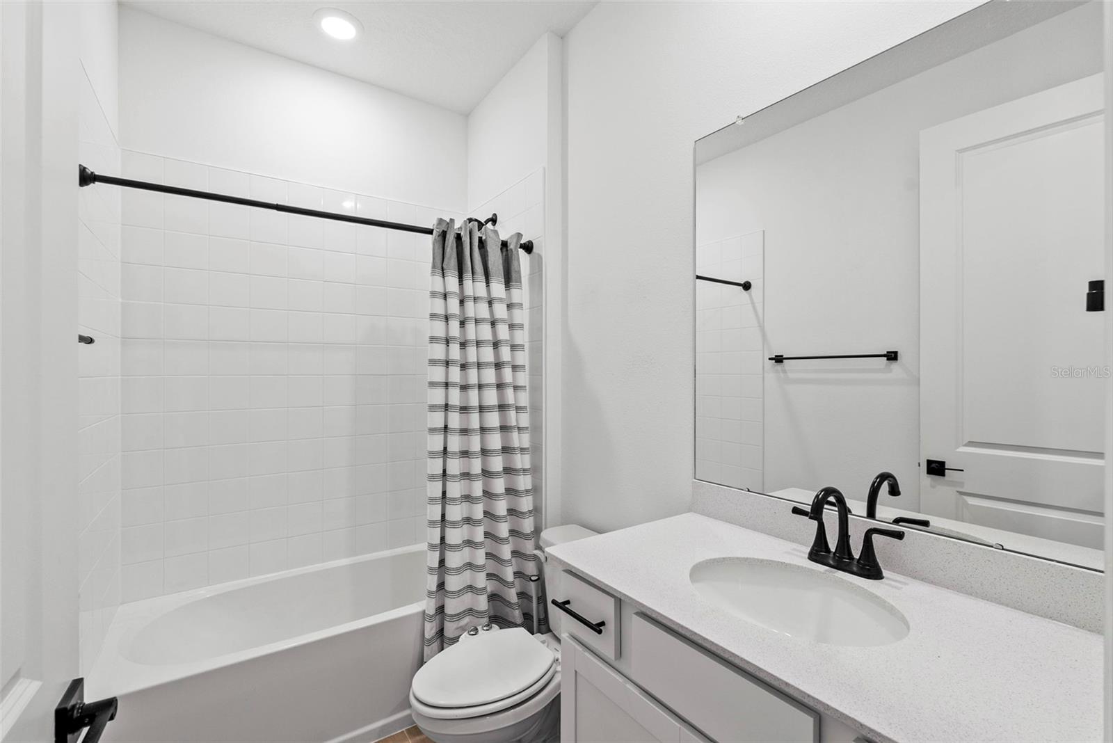 Listing photo id 27 for 6026 Jensen View Avenue