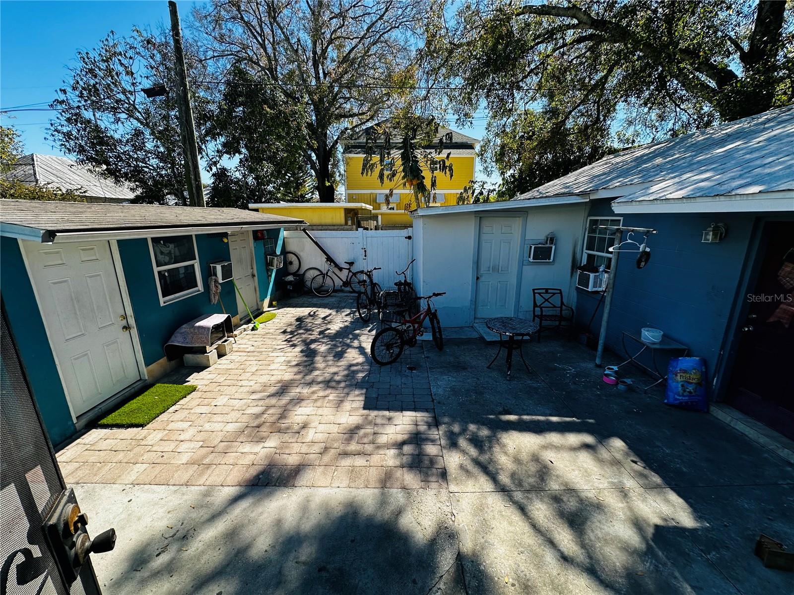 Image 23 of 41 For 2415 Marconi Street