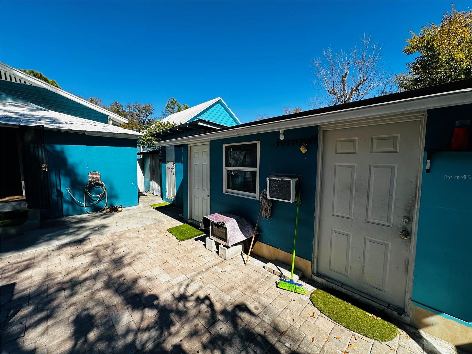 Image 25 of 41 For 2415 Marconi Street