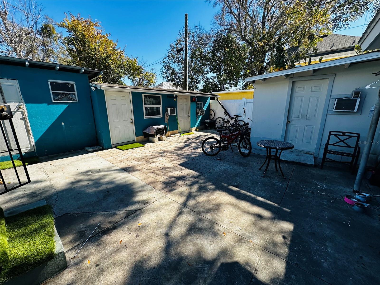 Image 27 of 41 For 2415 Marconi Street