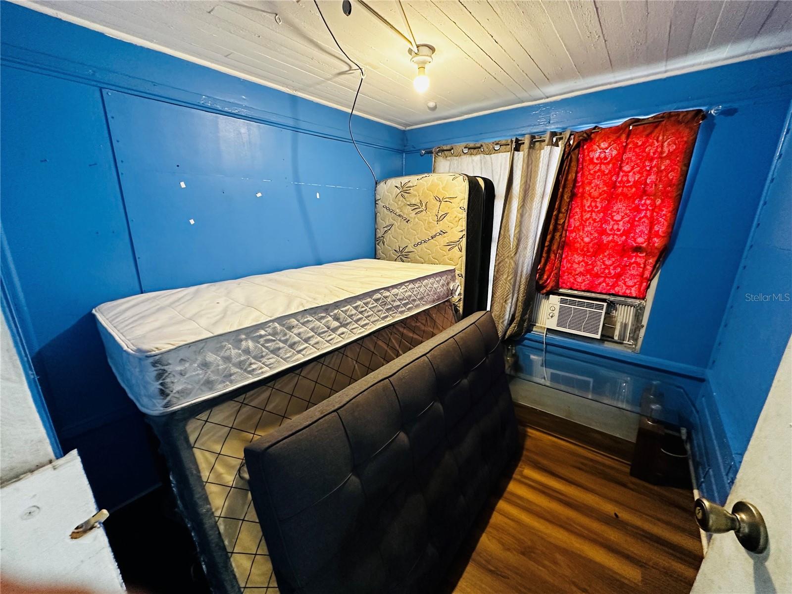 Image 5 of 41 For 2415 Marconi Street