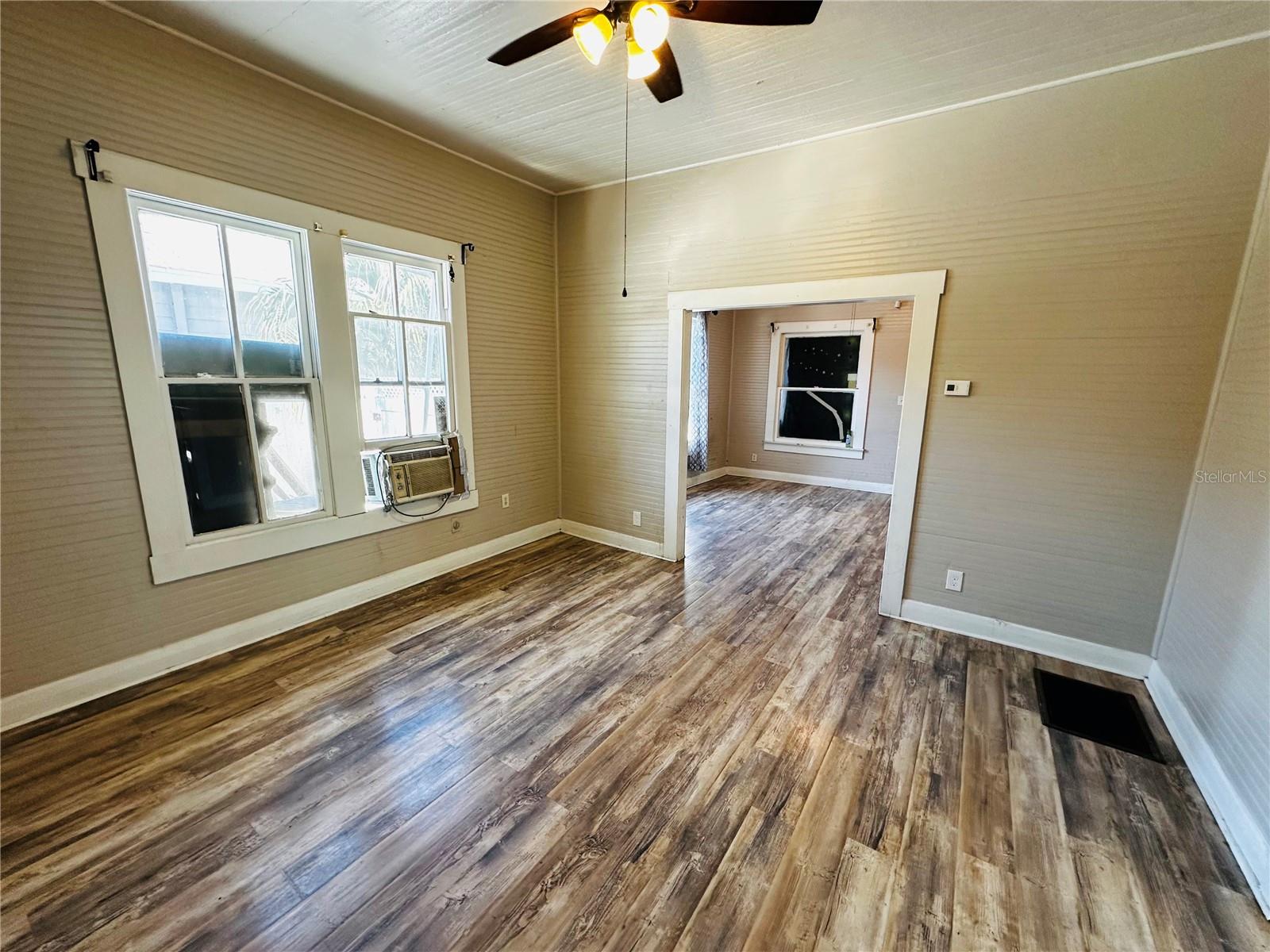 Image 9 of 41 For 2415 Marconi Street