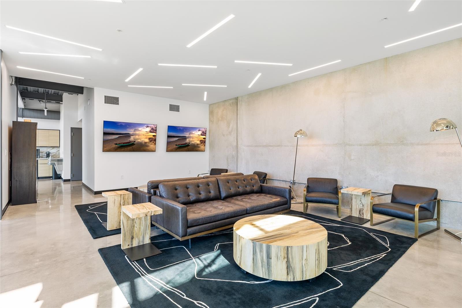 Image 8 of 21 For 1111 34th Street 102