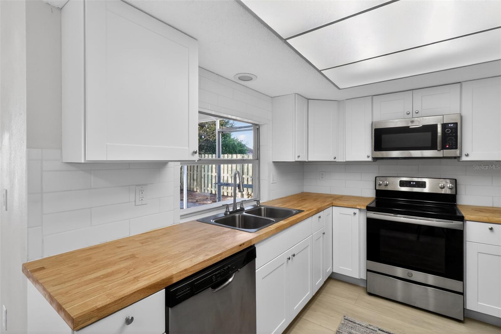 Image 11 of 28 For 4250 Pinefield Avenue