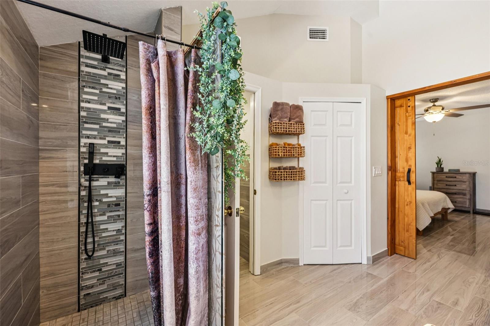 Image 15 of 42 For 14206 Squirrel Run