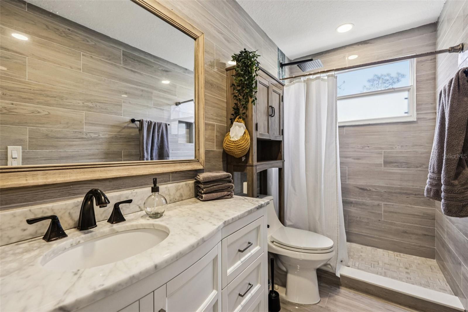 Image 21 of 42 For 14206 Squirrel Run