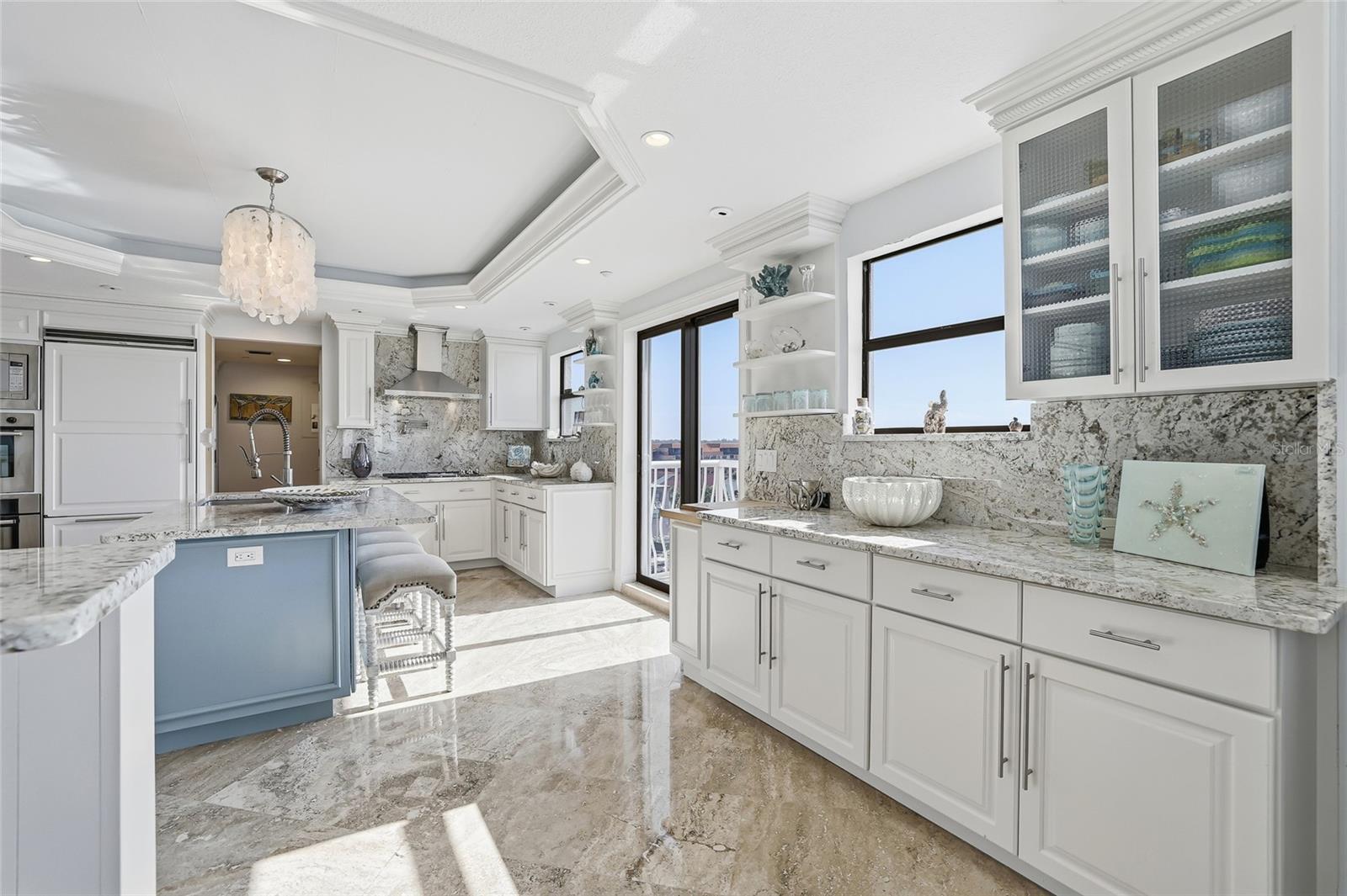 Image 13 of 82 For 19730 Gulf Boulevard 4