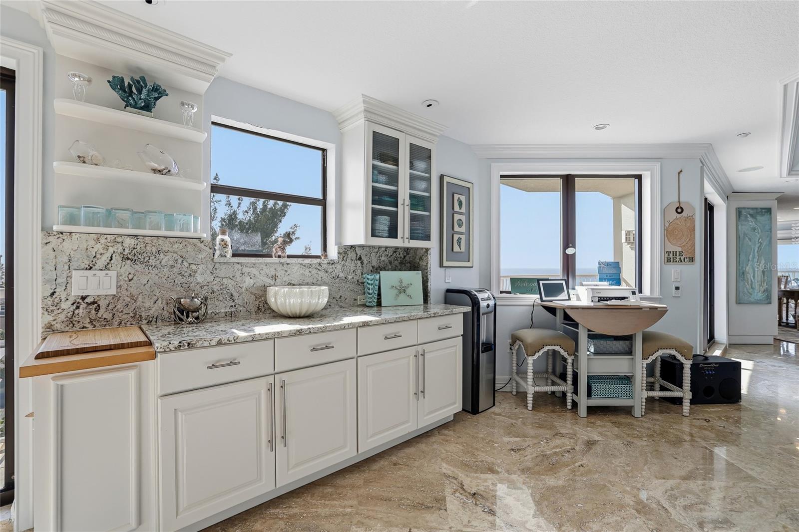 Image 17 of 82 For 19730 Gulf Boulevard 4