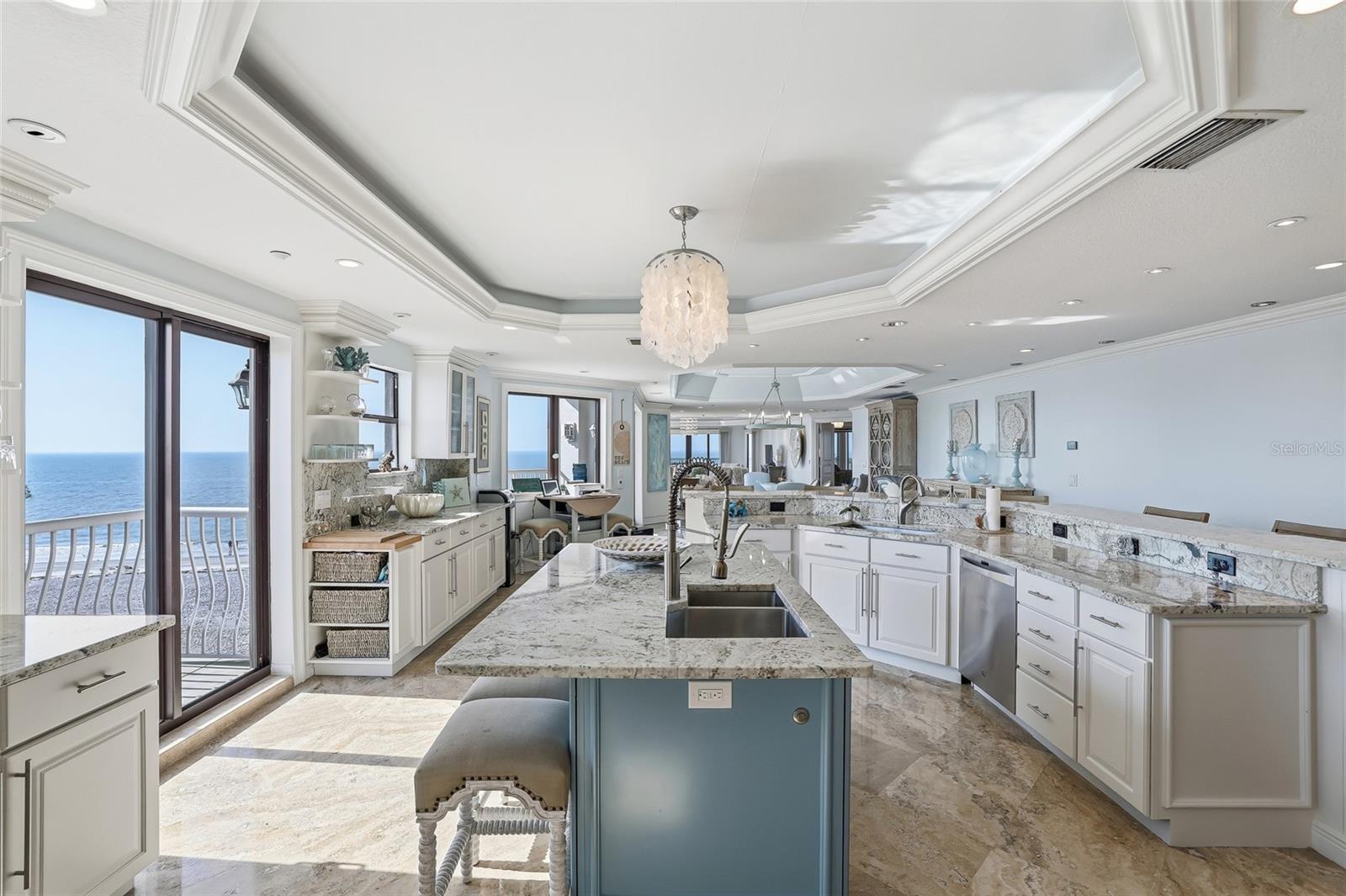 Image 18 of 82 For 19730 Gulf Boulevard 4