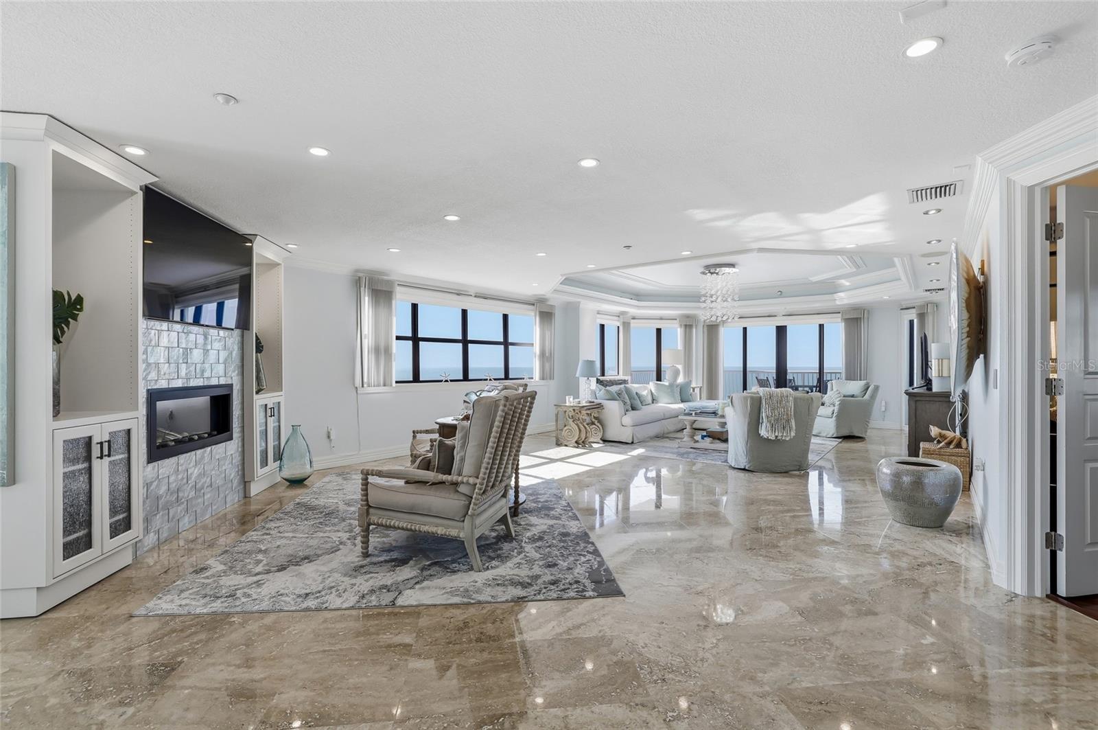 Image 28 of 82 For 19730 Gulf Boulevard 4