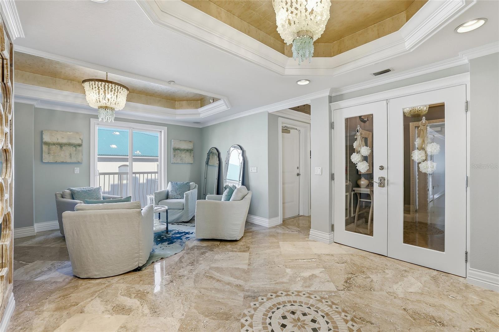 Image 4 of 82 For 19730 Gulf Boulevard 4