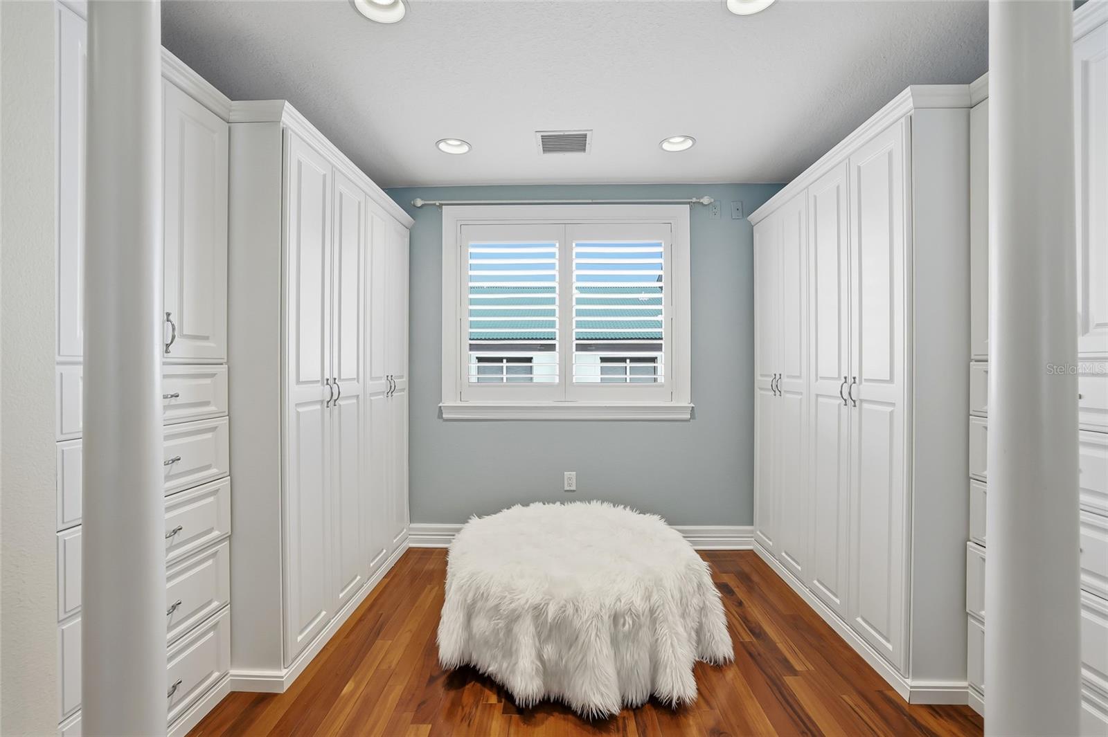 Image 41 of 82 For 19730 Gulf Boulevard 4