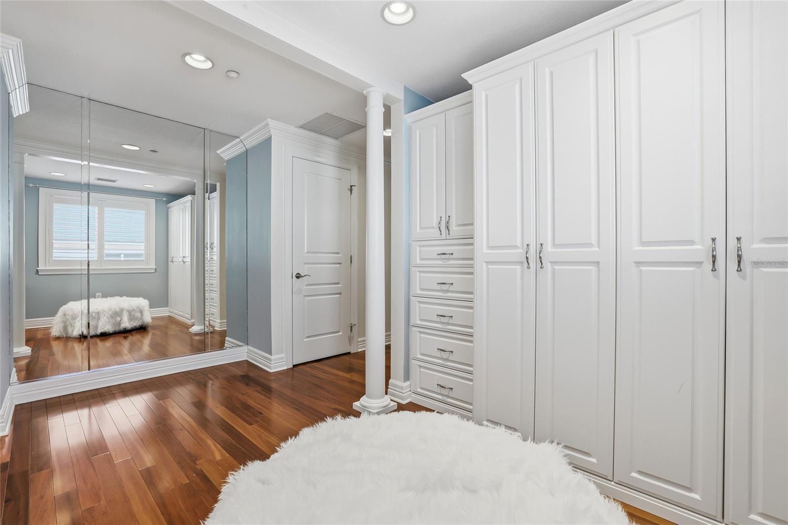 Image 42 of 82 For 19730 Gulf Boulevard 4