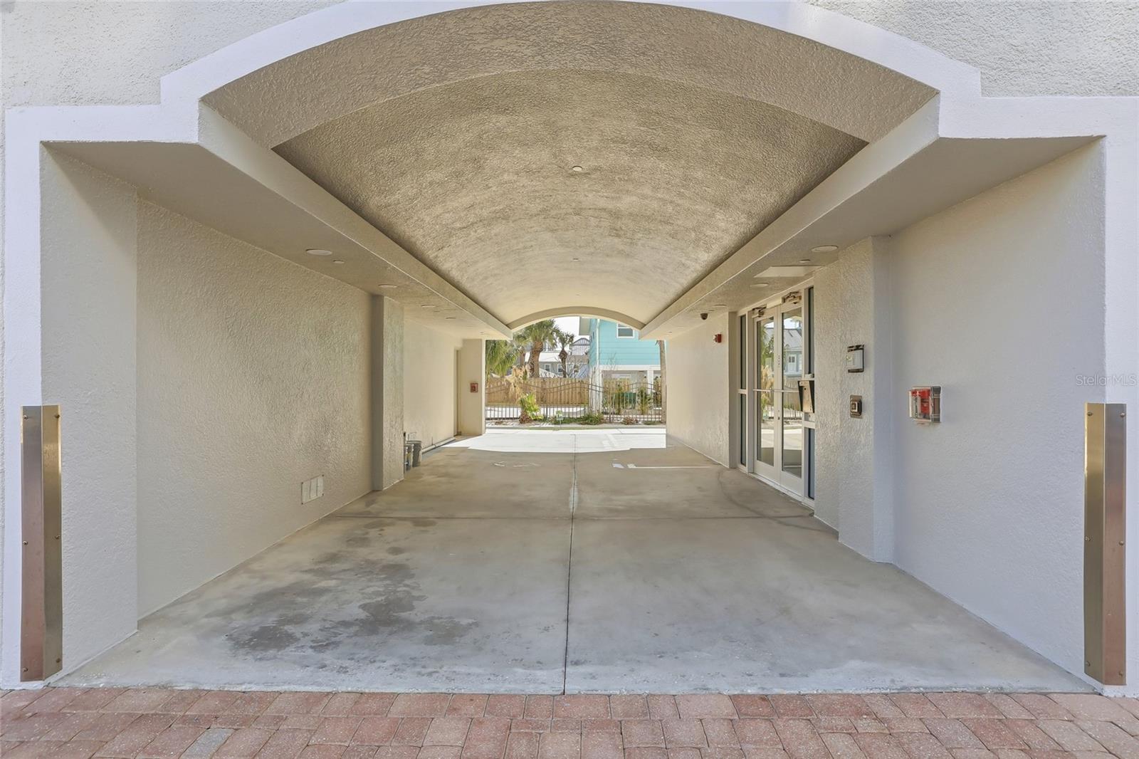 Image 68 of 82 For 19730 Gulf Boulevard 4