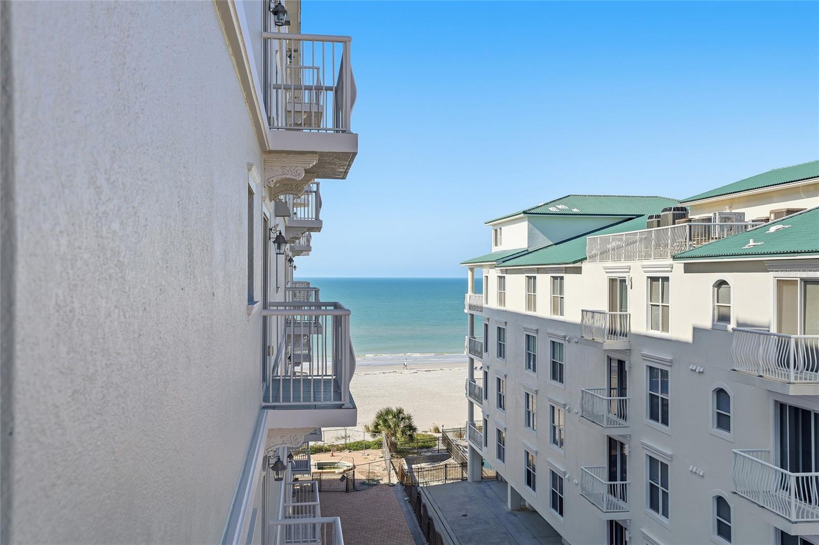 Image 74 of 82 For 19730 Gulf Boulevard 4