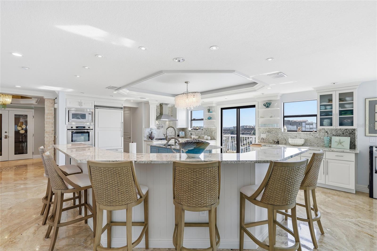 Image 9 of 82 For 19730 Gulf Boulevard 4