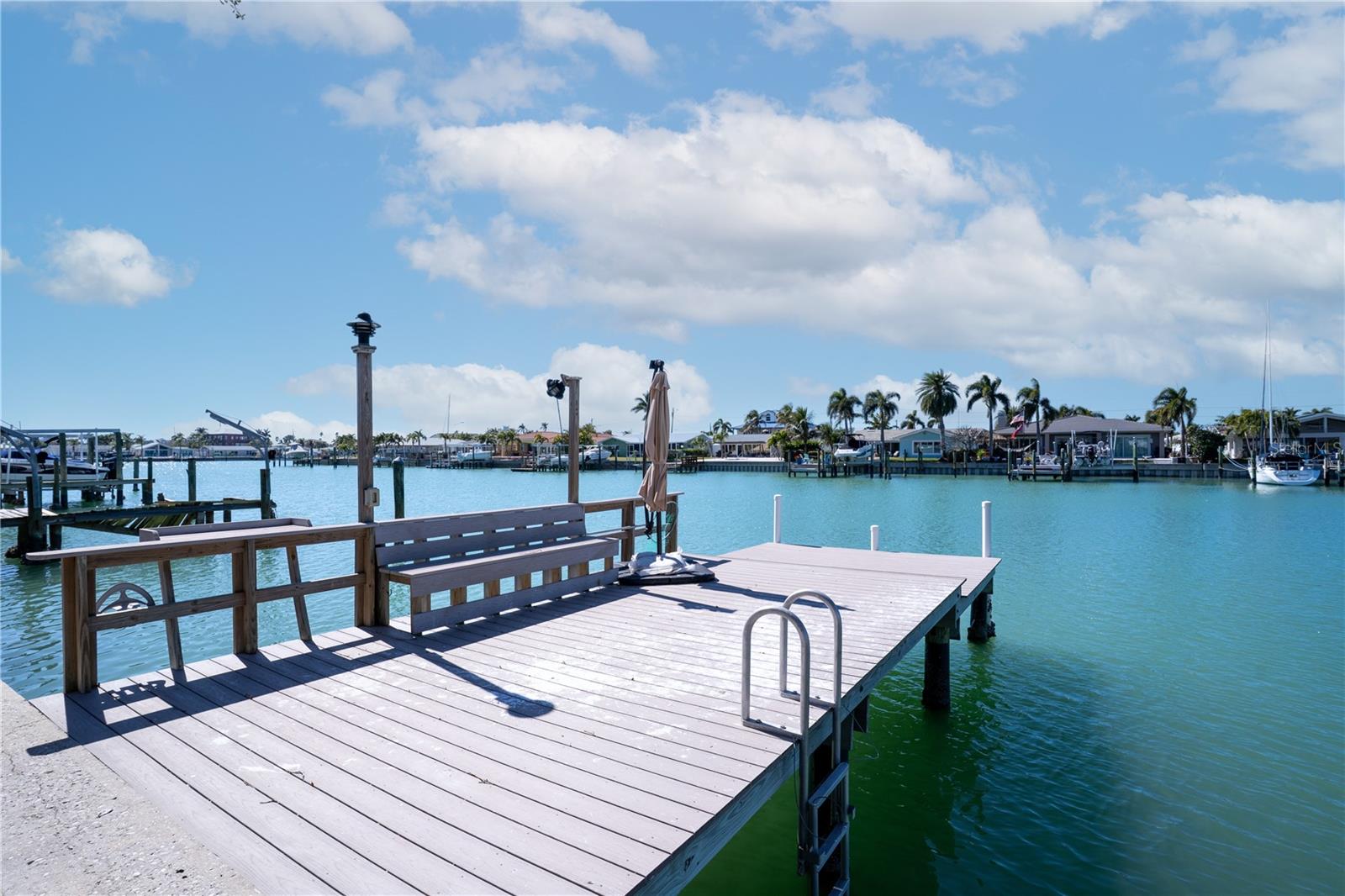 Listing photo id 10 for 11800 6th Street E