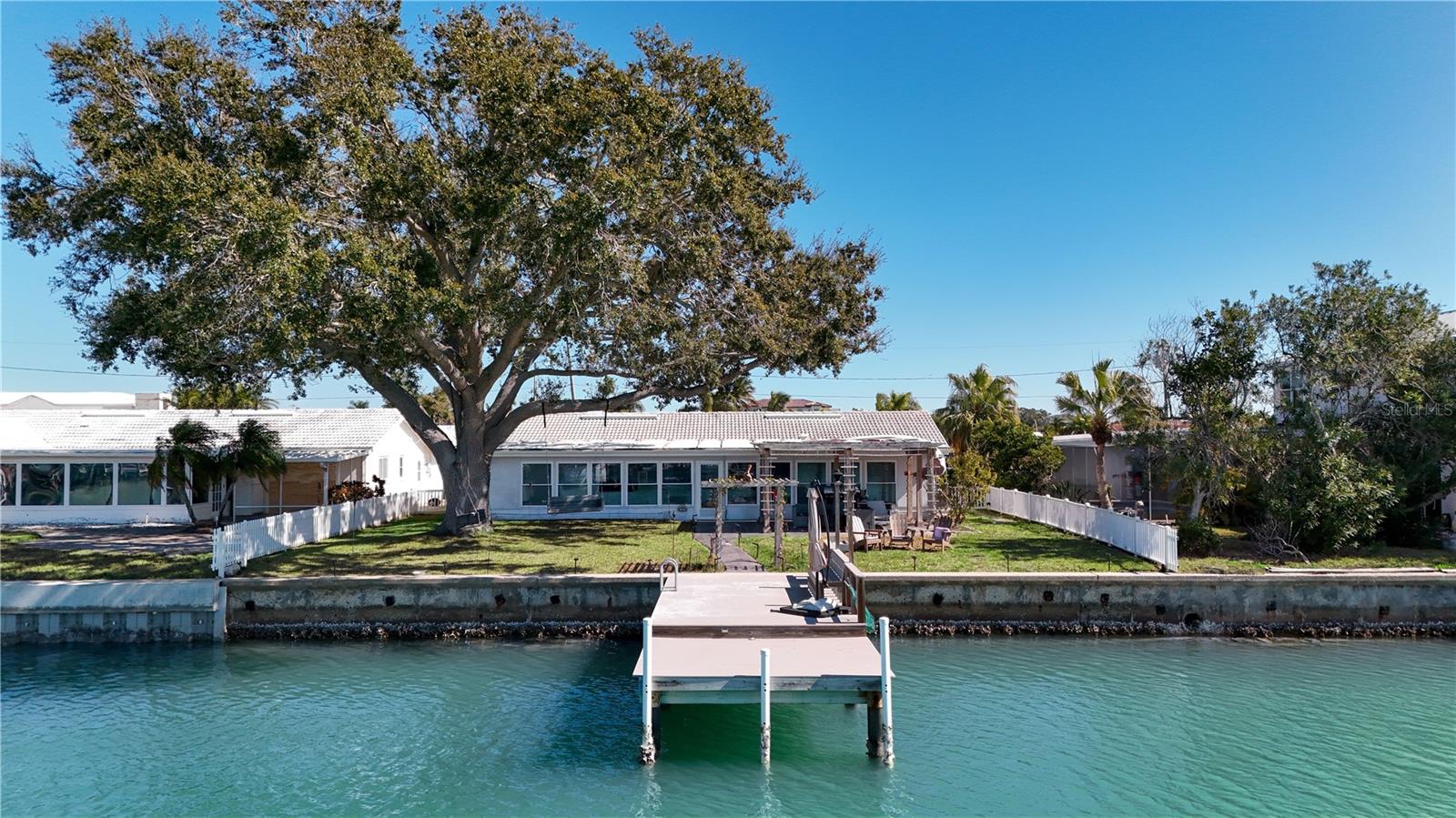 Listing photo id 13 for 11800 6th Street E