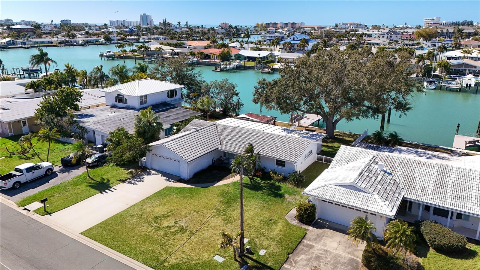 Listing photo id 14 for 11800 6th Street E