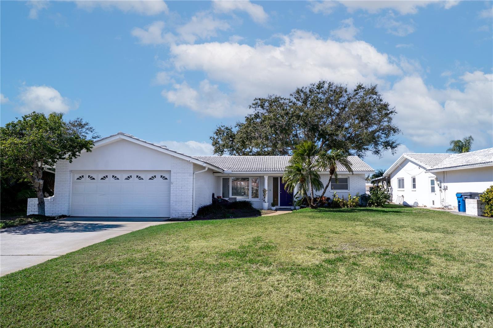 Listing photo id 0 for 11800 6th Street E