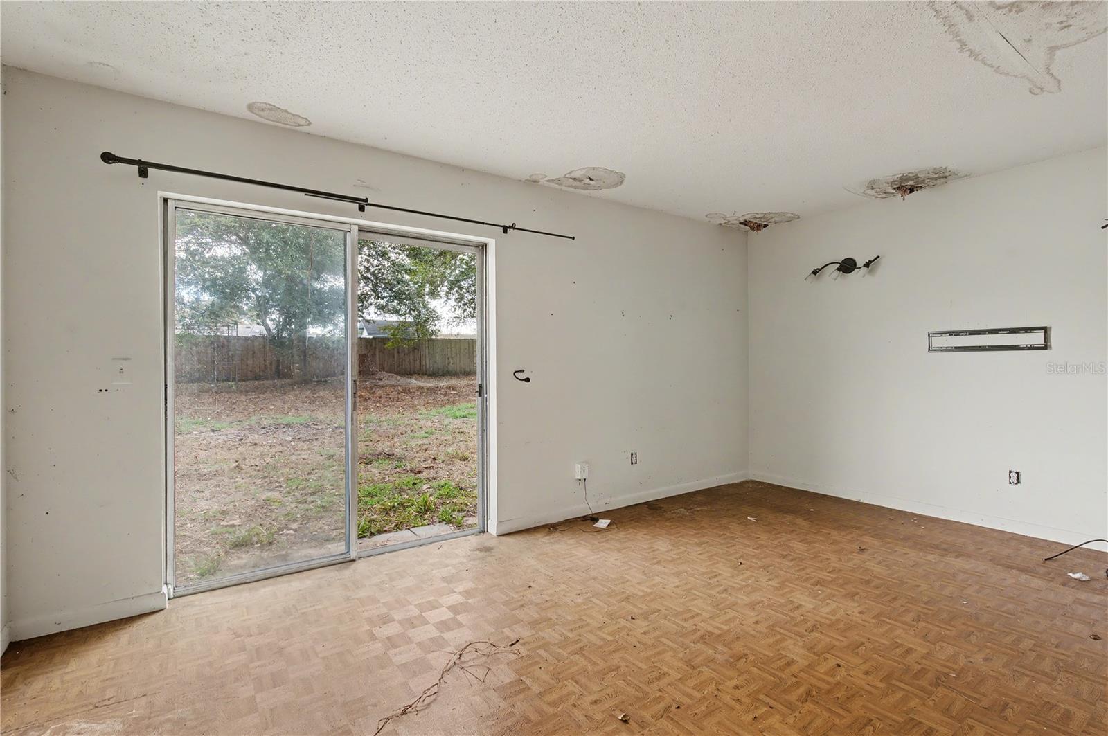 Image 14 of 20 For 21528 Honeysuckle Street