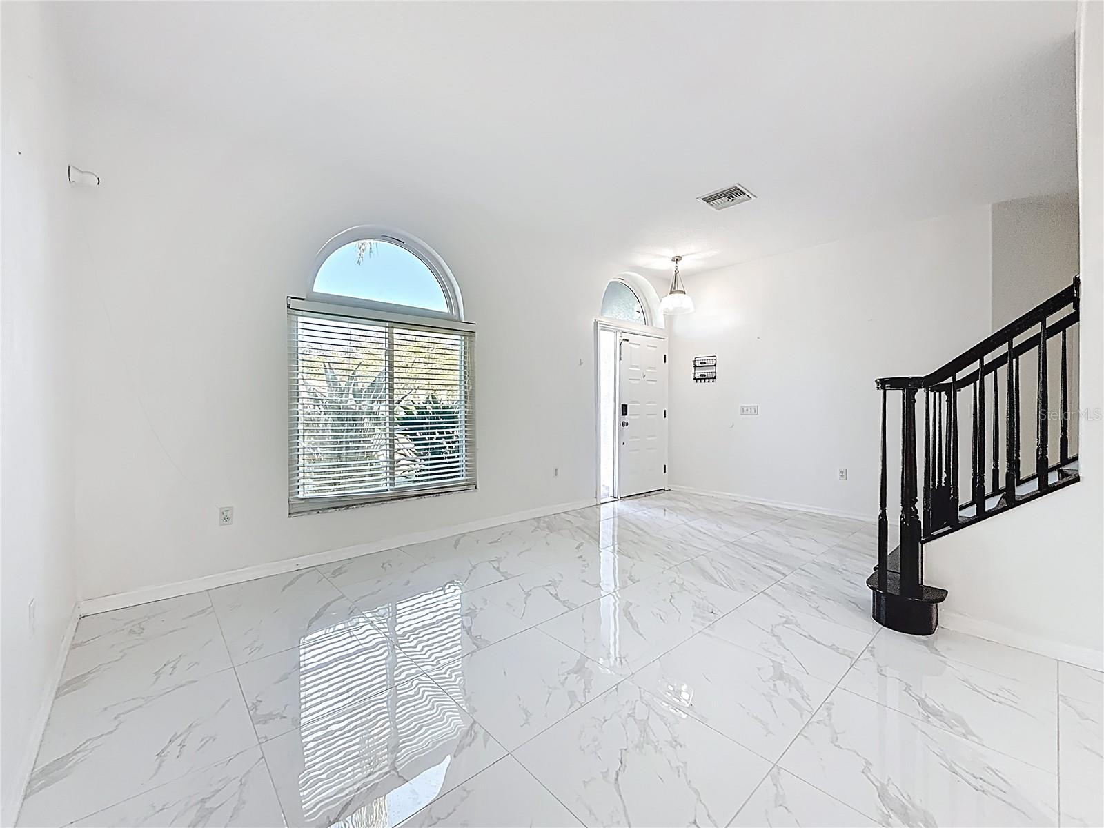 Image 11 of 100 For 380 Rosalind Lane