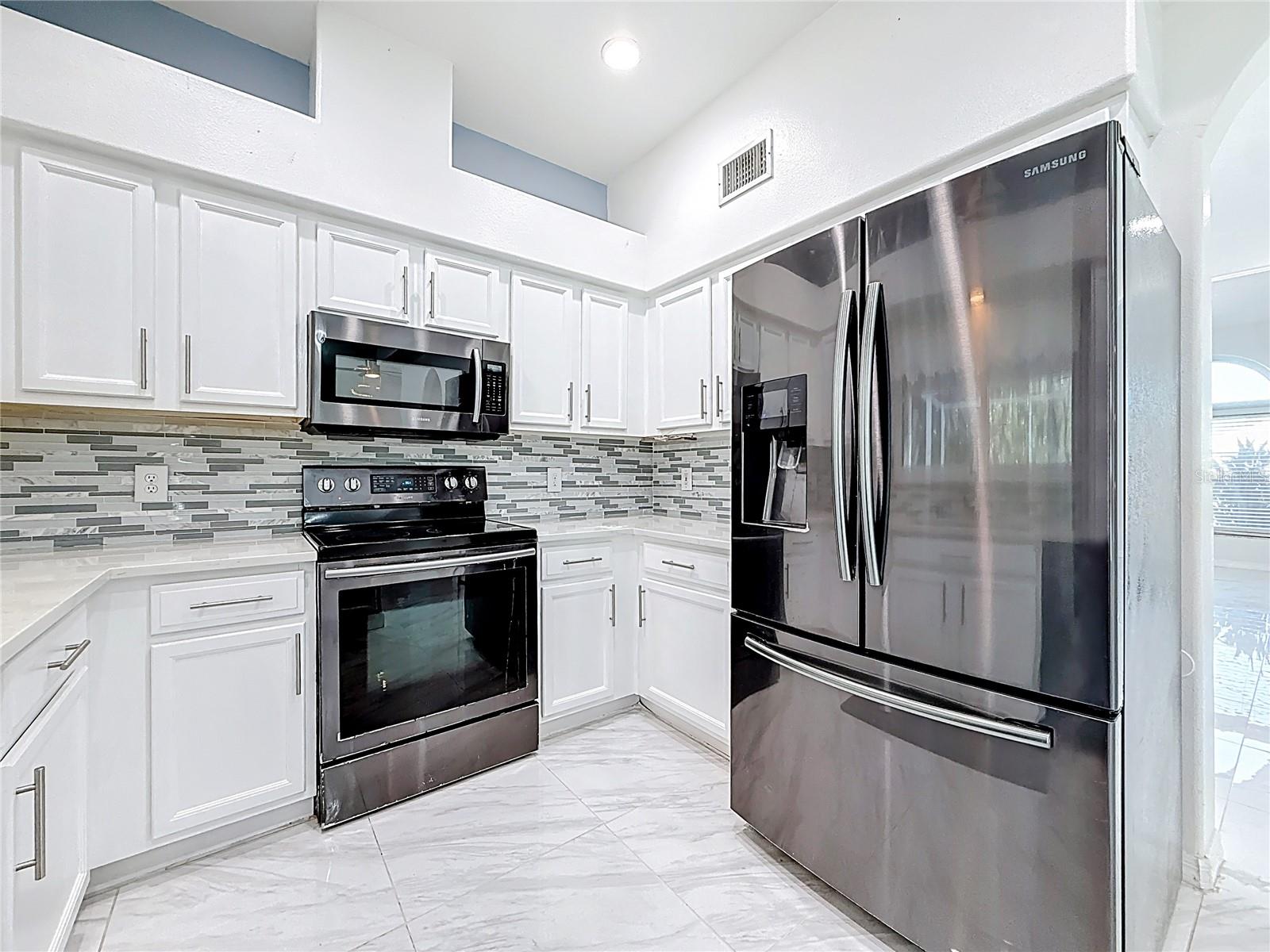 Image 15 of 100 For 380 Rosalind Lane