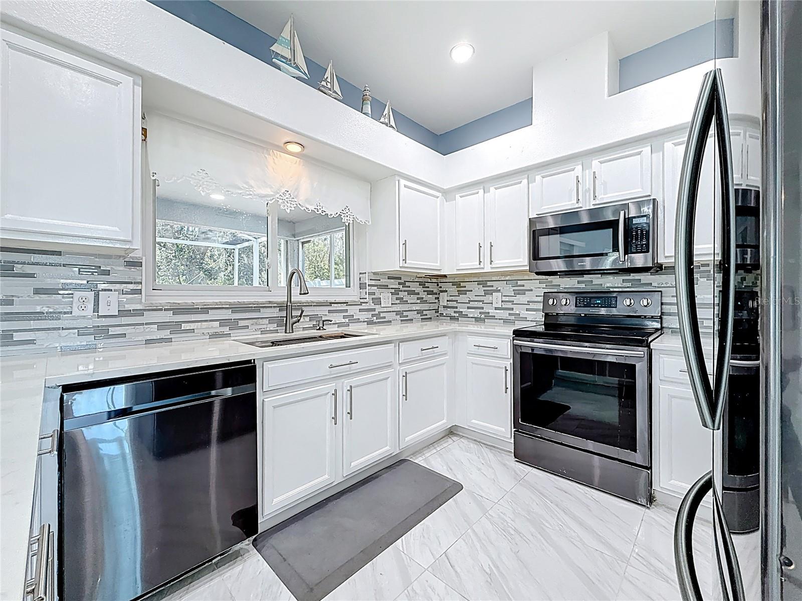 Image 16 of 100 For 380 Rosalind Lane