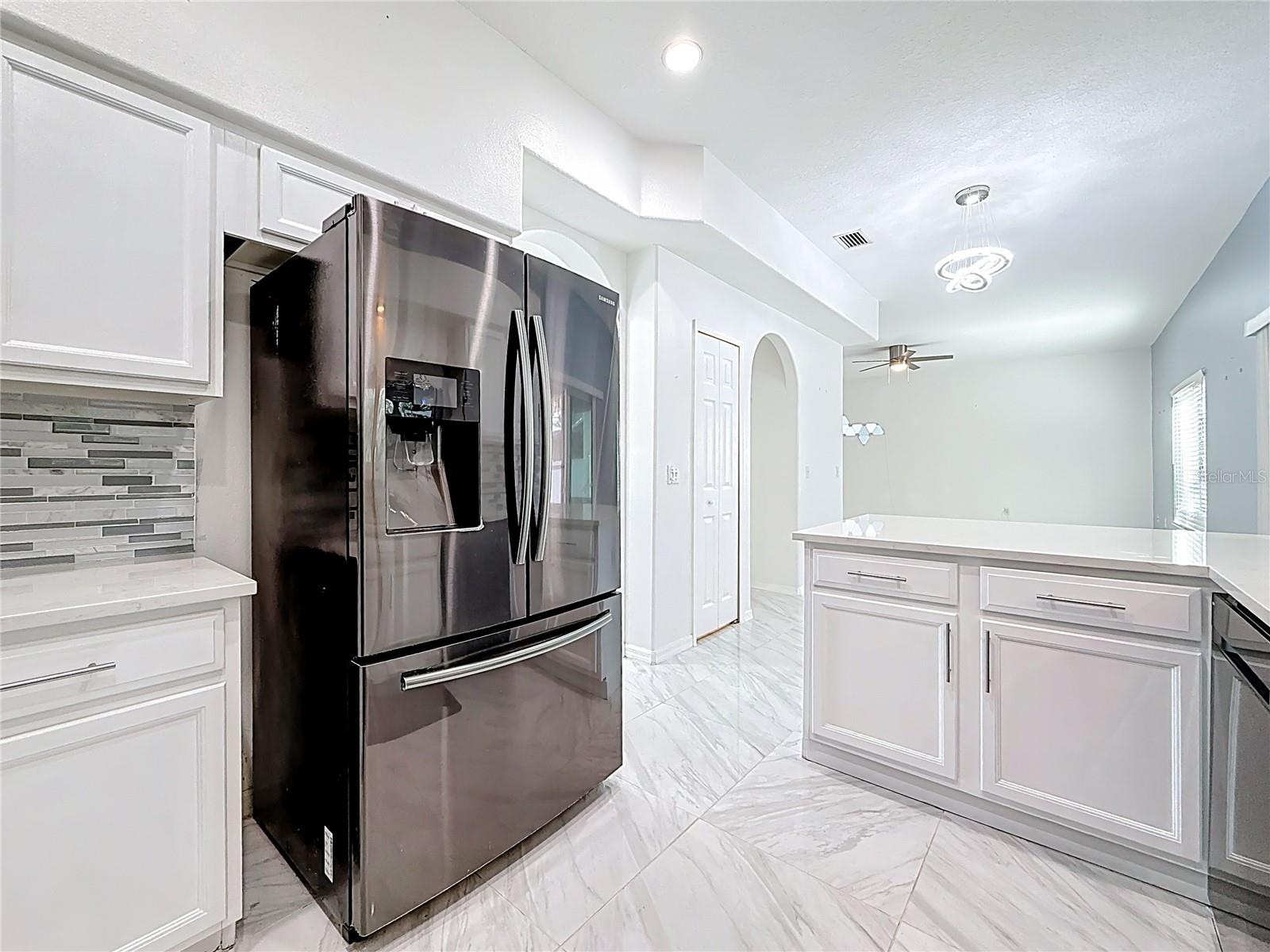 Image 18 of 100 For 380 Rosalind Lane