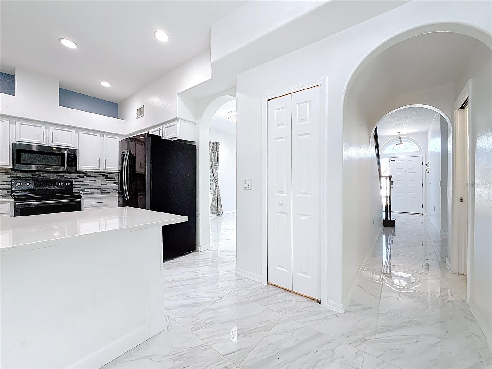 Image 20 of 100 For 380 Rosalind Lane