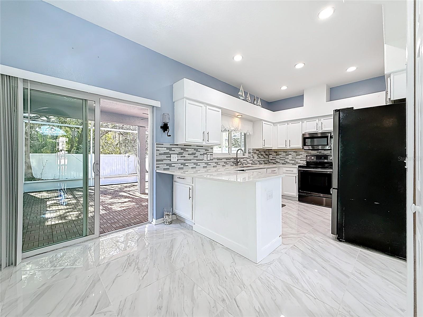 Image 22 of 100 For 380 Rosalind Lane