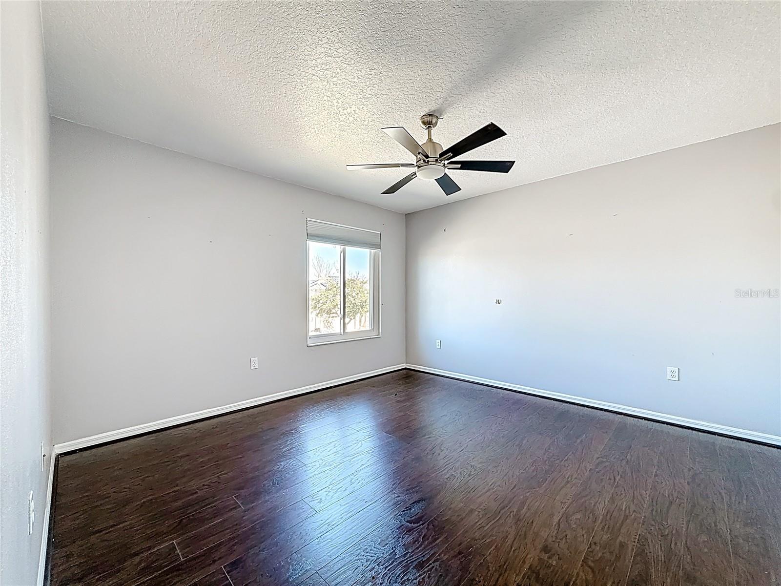 Image 38 of 100 For 380 Rosalind Lane