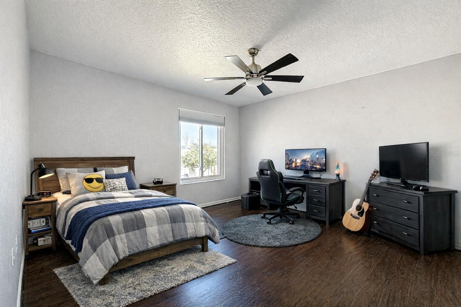 Image 39 of 100 For 380 Rosalind Lane