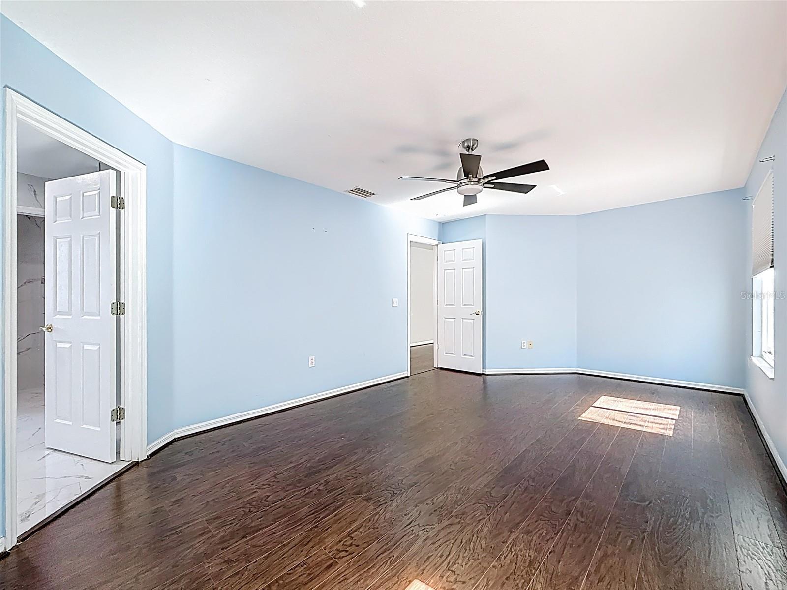 Image 52 of 100 For 380 Rosalind Lane