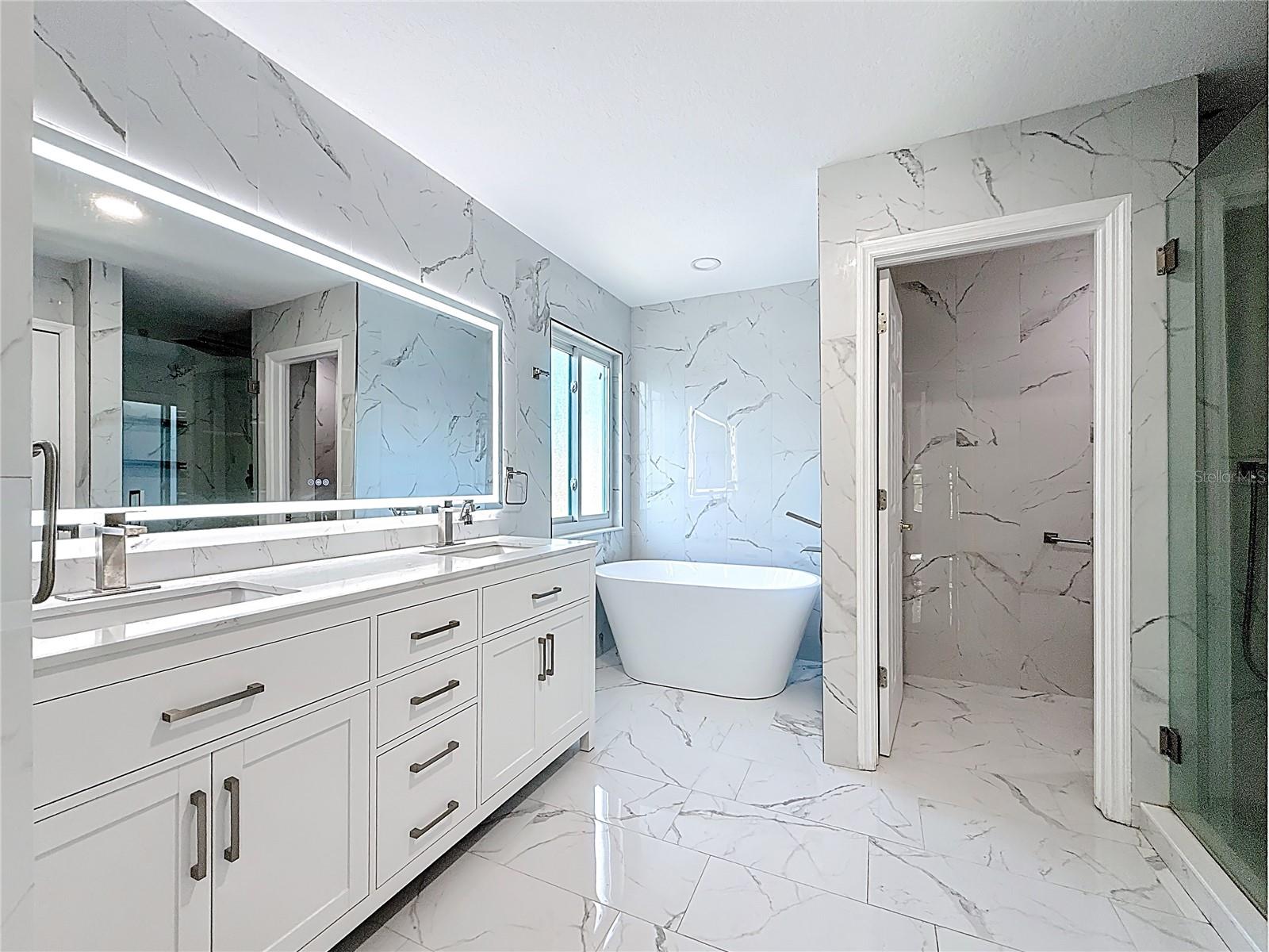 Image 54 of 100 For 380 Rosalind Lane