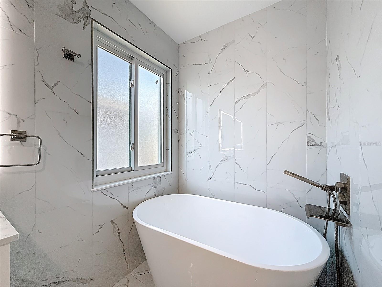 Image 56 of 100 For 380 Rosalind Lane