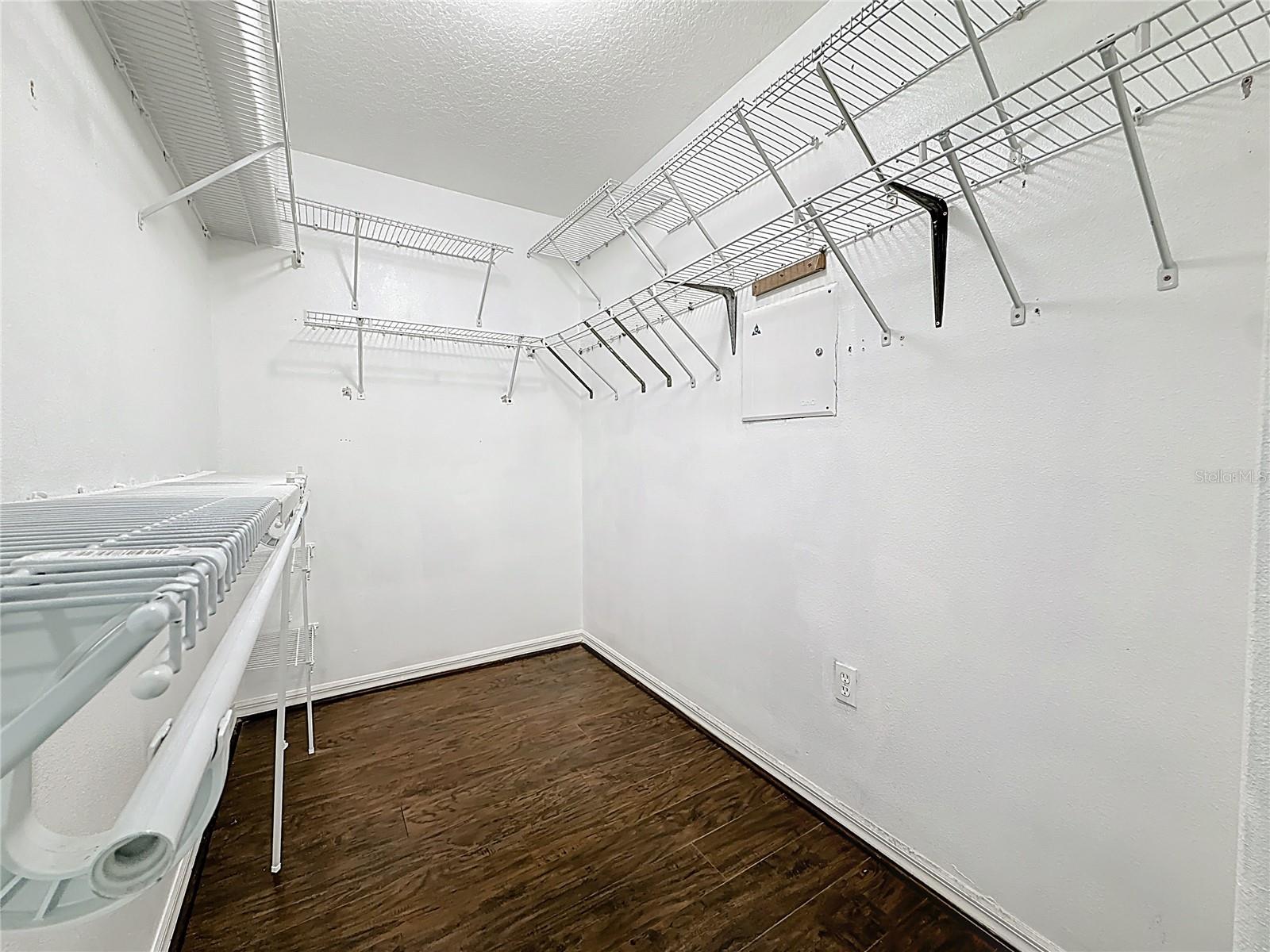 Image 61 of 100 For 380 Rosalind Lane