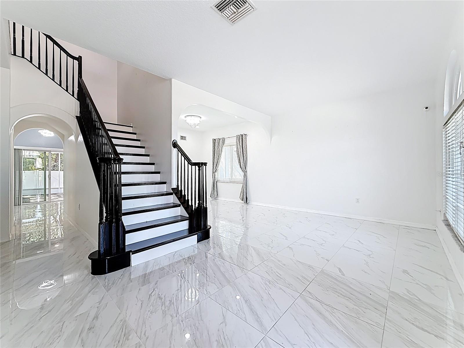 Image 9 of 100 For 380 Rosalind Lane