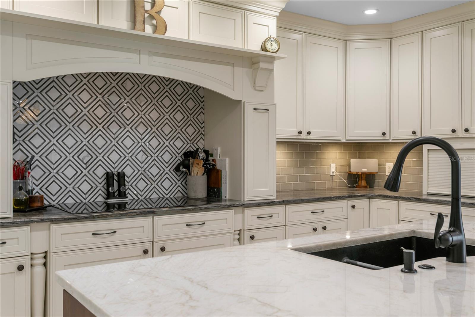 Image 32 of 79 For 1237 Brightwaters Boulevard Ne