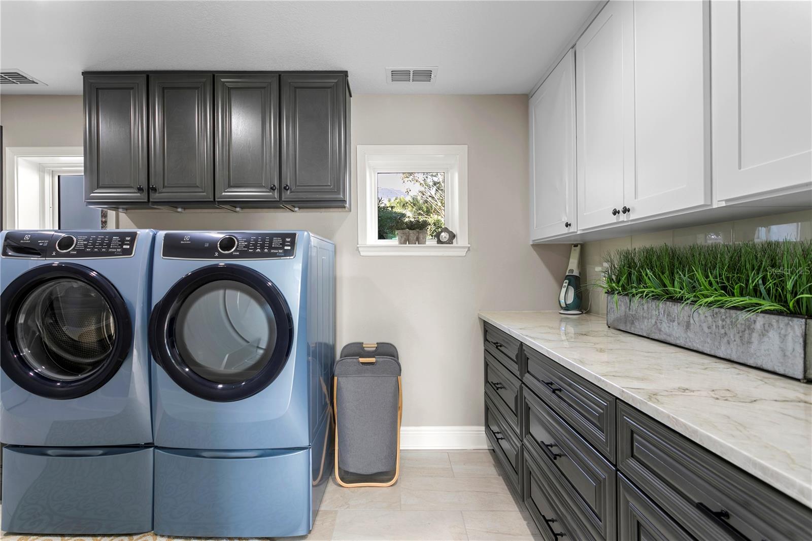 Image 56 of 79 For 1237 Brightwaters Boulevard Ne