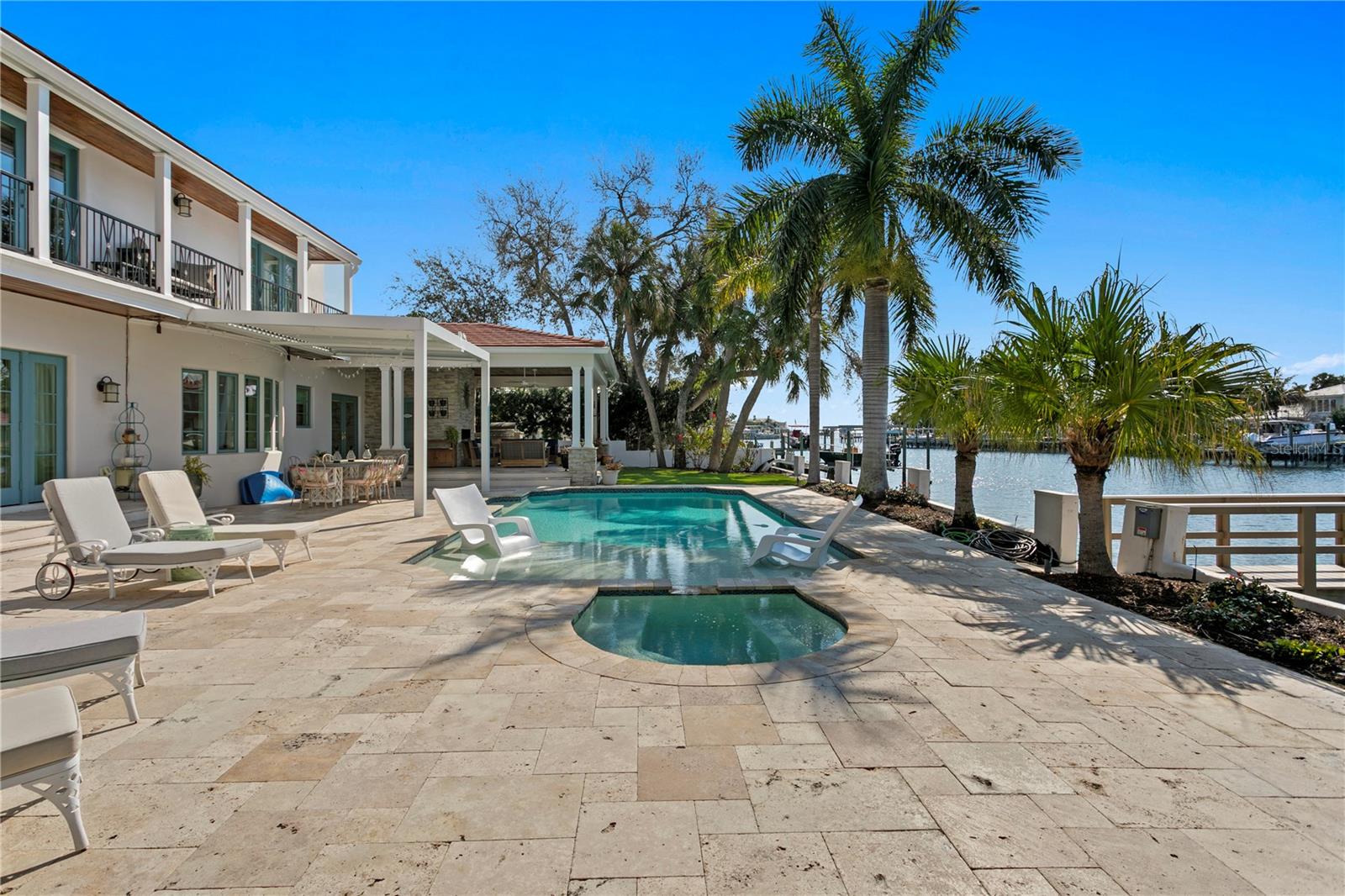 Image 9 of 79 For 1237 Brightwaters Boulevard Ne