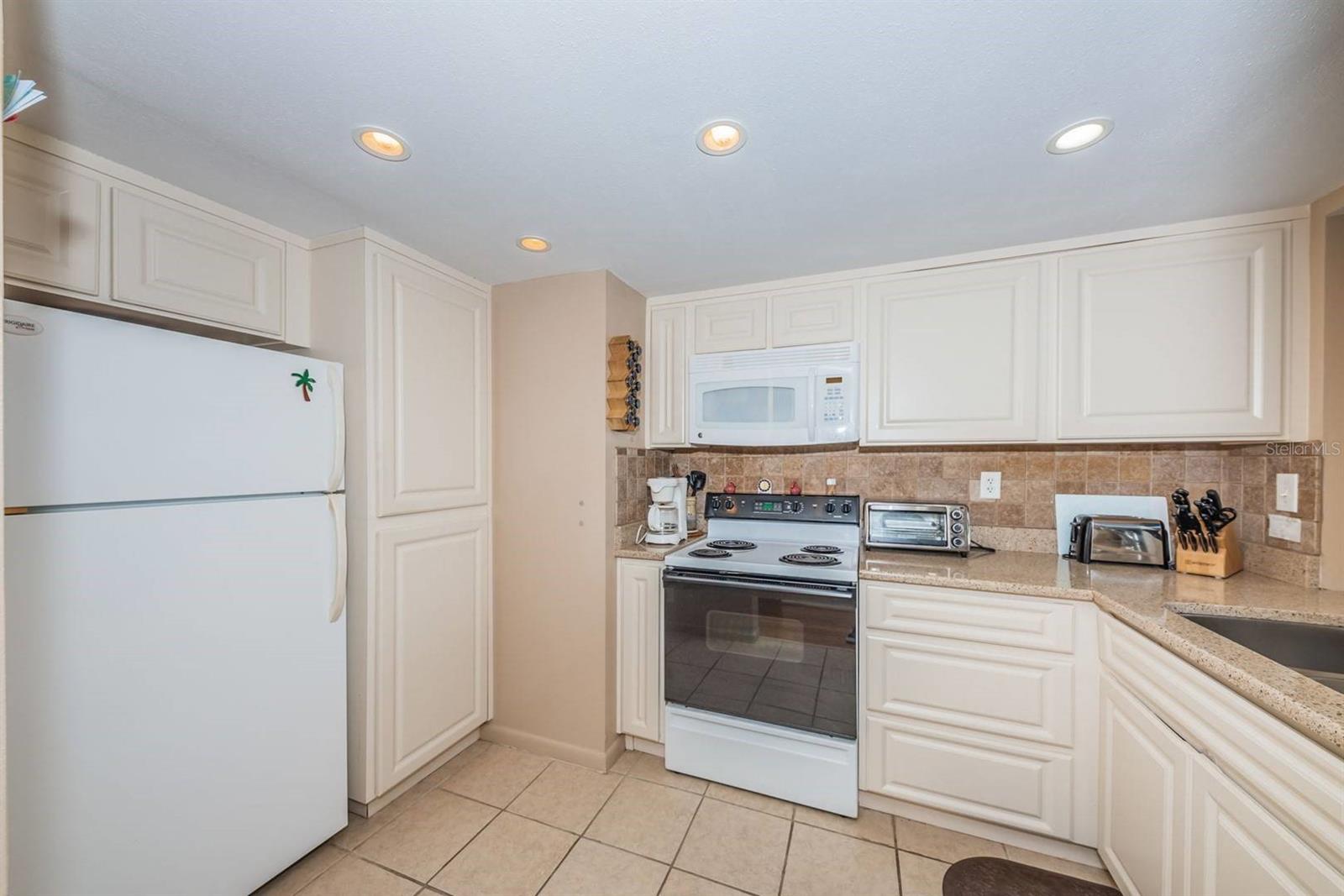 Image 3 of 18 For 6218 Palma Del Mar Boulevard S 401